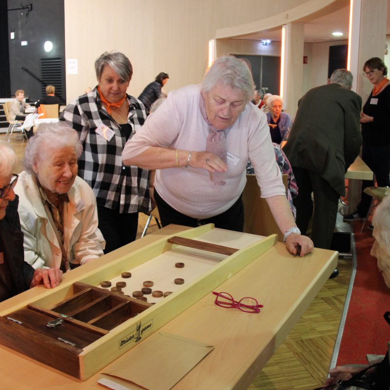 Jeux d'adresse, de réflexion, artistiques, de mémoire, parcours moteurs, marche d'orientation